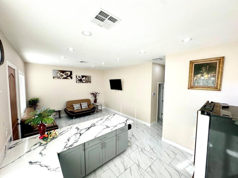 New Renovated House In Little Saigon Villa Midway City Luaran gambar
